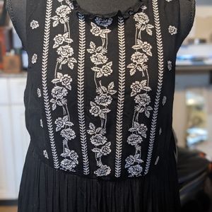Torrid size 0 long black embroidered sleeveless